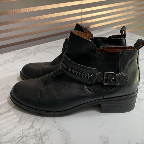 Women’s size 9 Gentle Souls by Kenneth Cole Soft Black Leather boots w zippers - Picture 6 of 10